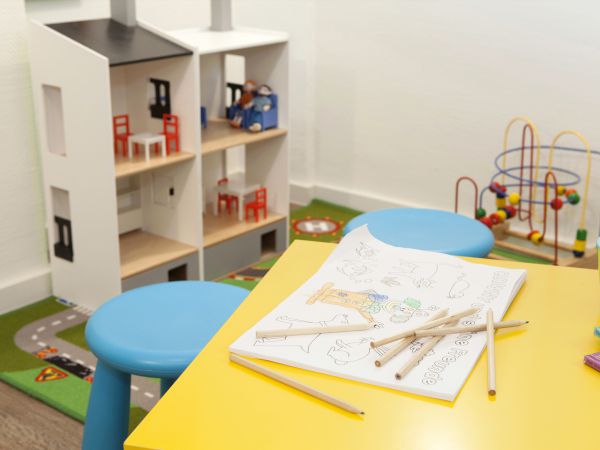 Kinderspielecke Zahnarztpraxis Düsseldorf - Dr. Dirk Stolley