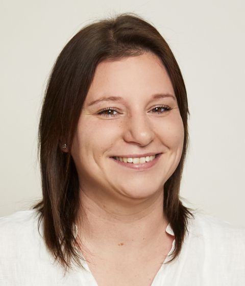 Julia Okutan-Weigelt - Zahnmedizinische Fachangestellte